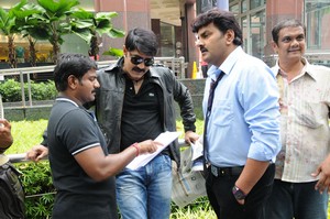 Veediki Dookudekkuva Movie Working Stills